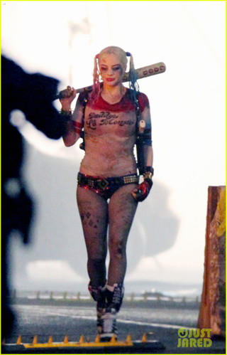 Illustration for article titled Harley Quinn se deja ver al detalle en estas fotos de Suicide Squad